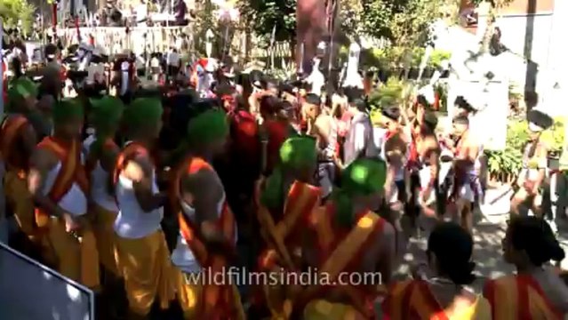 Nagaland-hornbill festival-cultural troop welcoming the chief guest-6