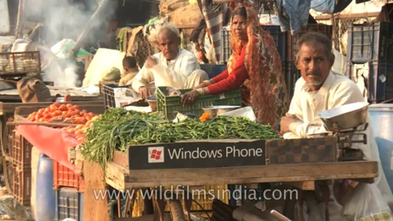 Okhla-metro station-market place-11