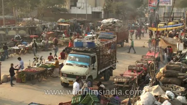 Okhla-metro station-market place-7
