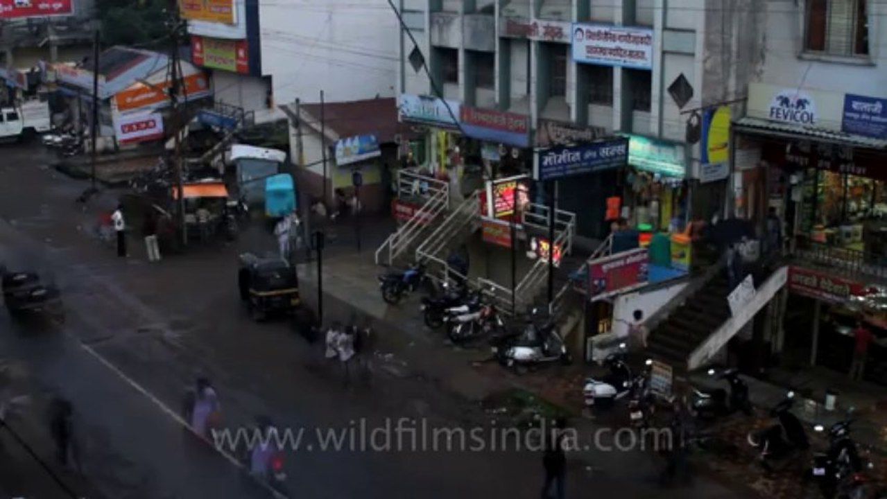 Pune-Mahabaleshwar-time lapse in market-satara