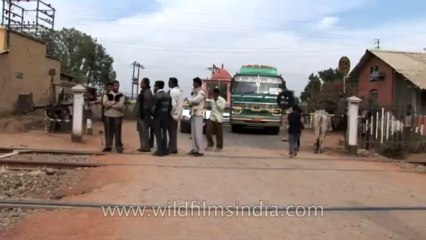 Train-Orchha station-hdv-3