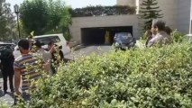 Snipers shoot at UN convoy at site of Syrian chemical attack