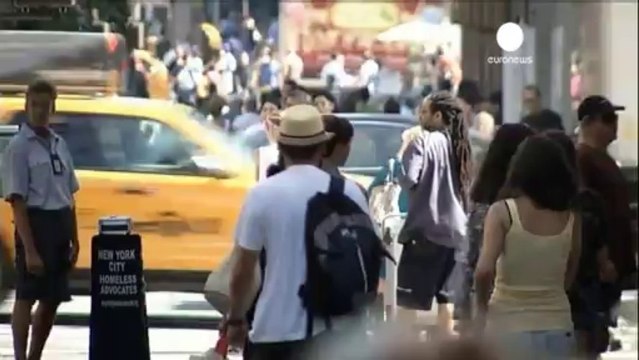 USA - Les commandes de biens durables chutent de 7,3% en...