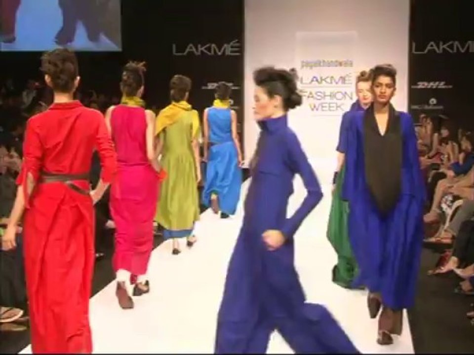 Raw:lakmefsshion 3rd day designer payal khandwala