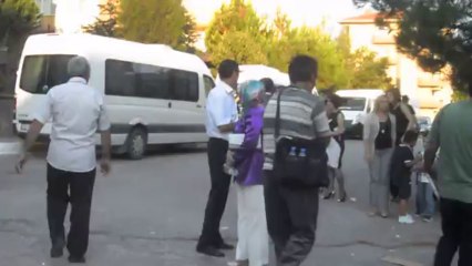 Pelin ve Dinçer çiftinin Düğününden birkaç dakika. 1 bölüm