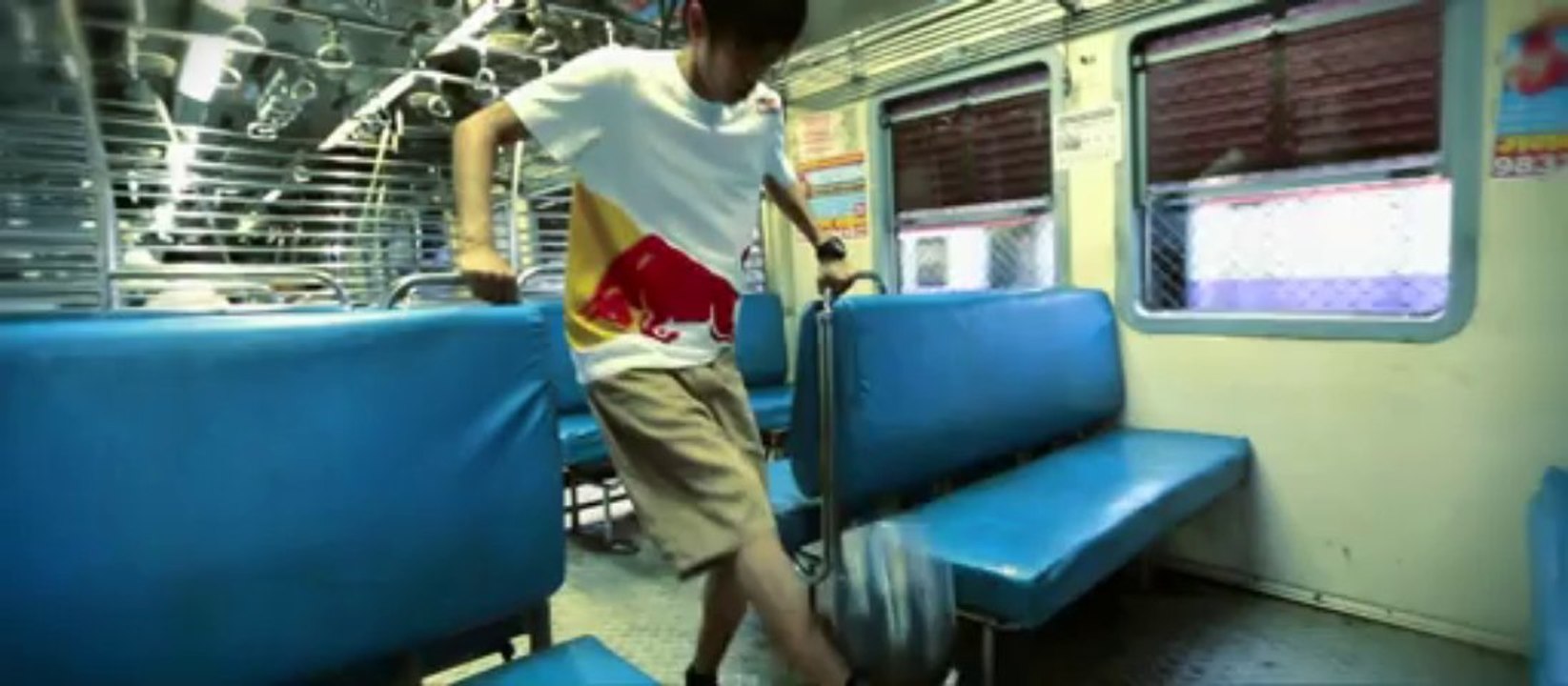 Freestyle Juggling in India - Red Bull Street Style 2013