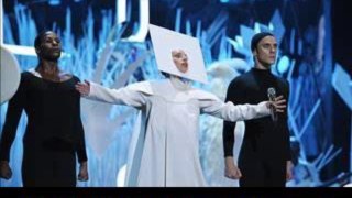 MTV VMA 2013 Lady Gaga nun dress VMA 2013