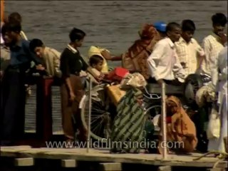 Boat-Yamuna-river-Dvd-141-3
