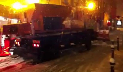 Le camion d'épandage bloqué à Arlon le 08/12