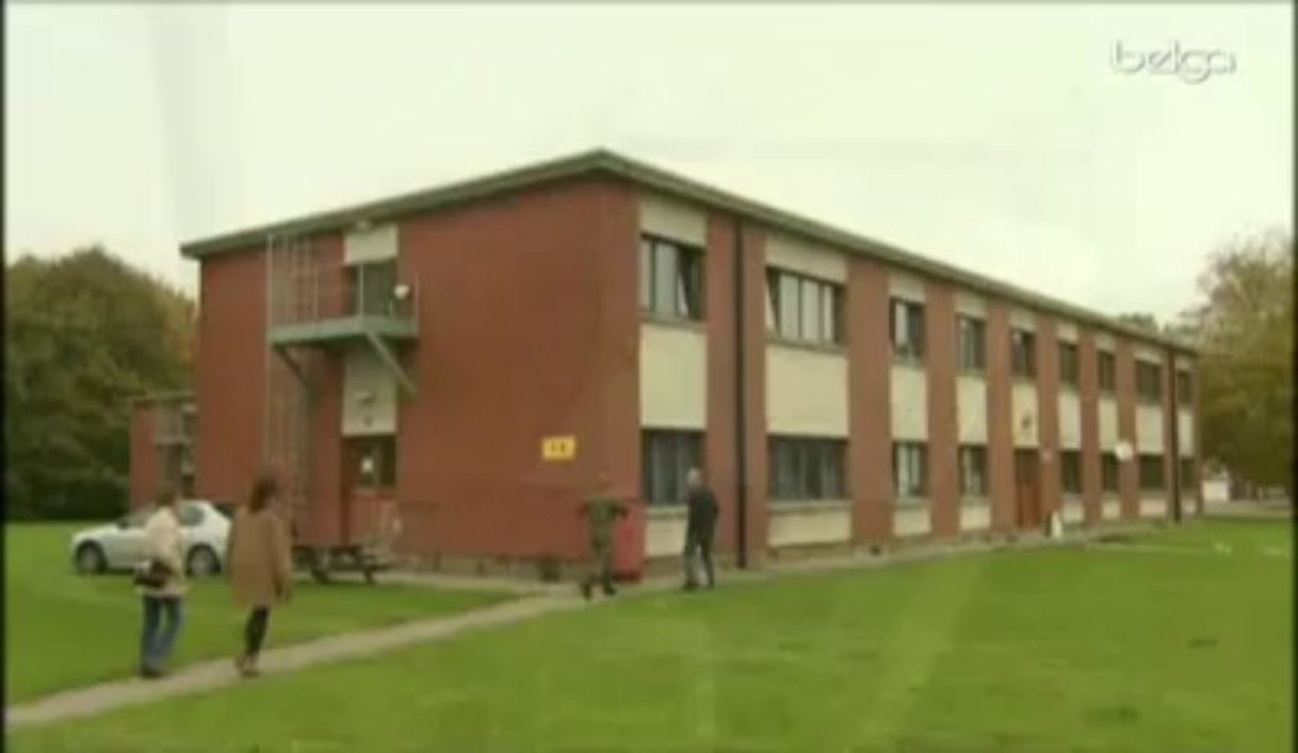 Des demandeurs d'asile hébergés à Bierset - Vidéo Dailymotion