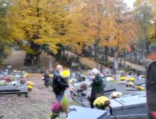 Un cimetière n'est jamais aussi beau qu'un jour de Toussaint
