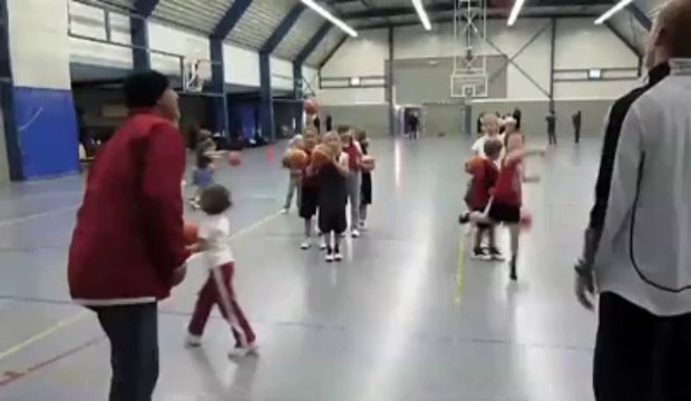 Initiation basket par les joueurs du RBC Verviers Pepinster