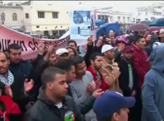 Plusieurs milliers de Marocains manifestent dans la rue