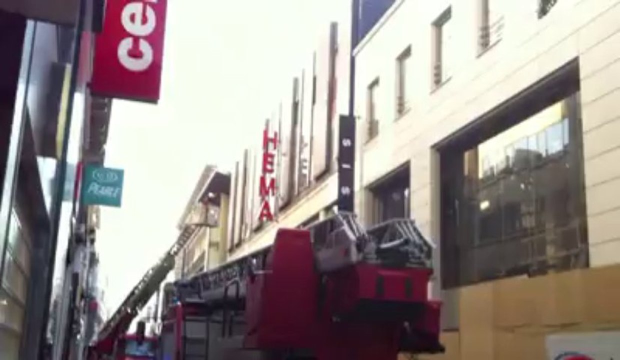Incendie rue neuve à Bruxelles: l'arrivée des secours (exclusif)