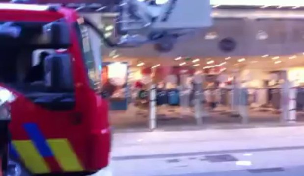Incendie rue neuve à Bruxelles: l'arrivée des pompiers (exclusif)