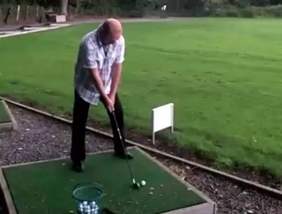 Les entraineurs jouent au golf