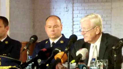 Insécurité à Molenbeek: Moureaux contre-attaque