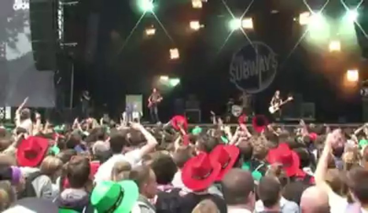 Ardentes 2011 : Concert et ambiance du concert des Subways
