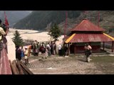 Pilgrims carrying idol of goddess Ganga