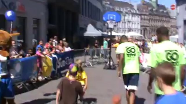 Mons-Hainaut dans le piétonnier de Mons