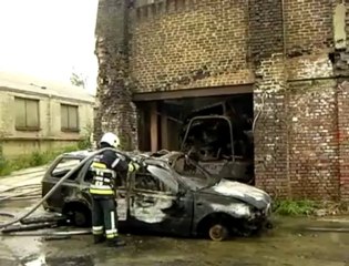 feu de garage à Bois d'Haine