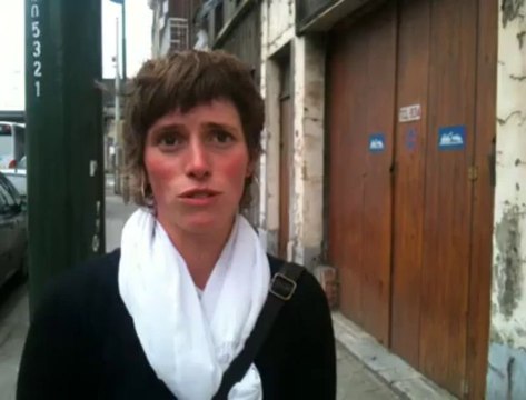 Joelle Petit nous présente son projet de peindre les façades de la chaussée de Mons