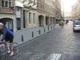 Groupe de cyclistes à la journée sans voitures à Bruxelles