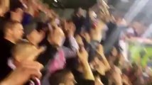 Mouscron: communion entre les supporters et les joueurs à la fin du match