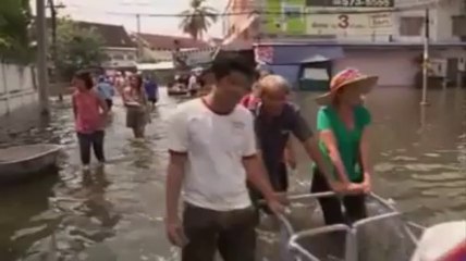 Les inondations perdurent en Thailande