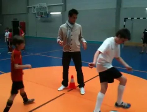 Recontre entre Jeremy Perbet (MONS) et les enfants du stade Gaston Reiff