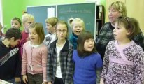 Les élèves de Guignies chantent en picard