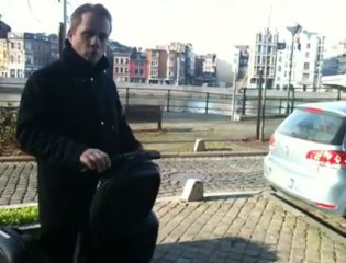 La société Agéris s'offre un SEGWAY pour la Saint-Nicolas.