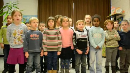 Mouscron: les enfants de l'école du Nouveau-Monde chantent Noël