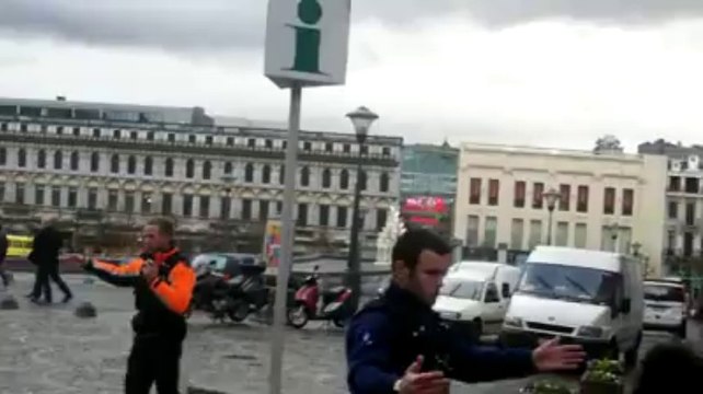 Tuerie à Liège: c'est la panique sur la place Saint-Lambert