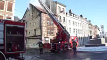Verviers: l'incendie rue Renier se propage à la maison voisine
