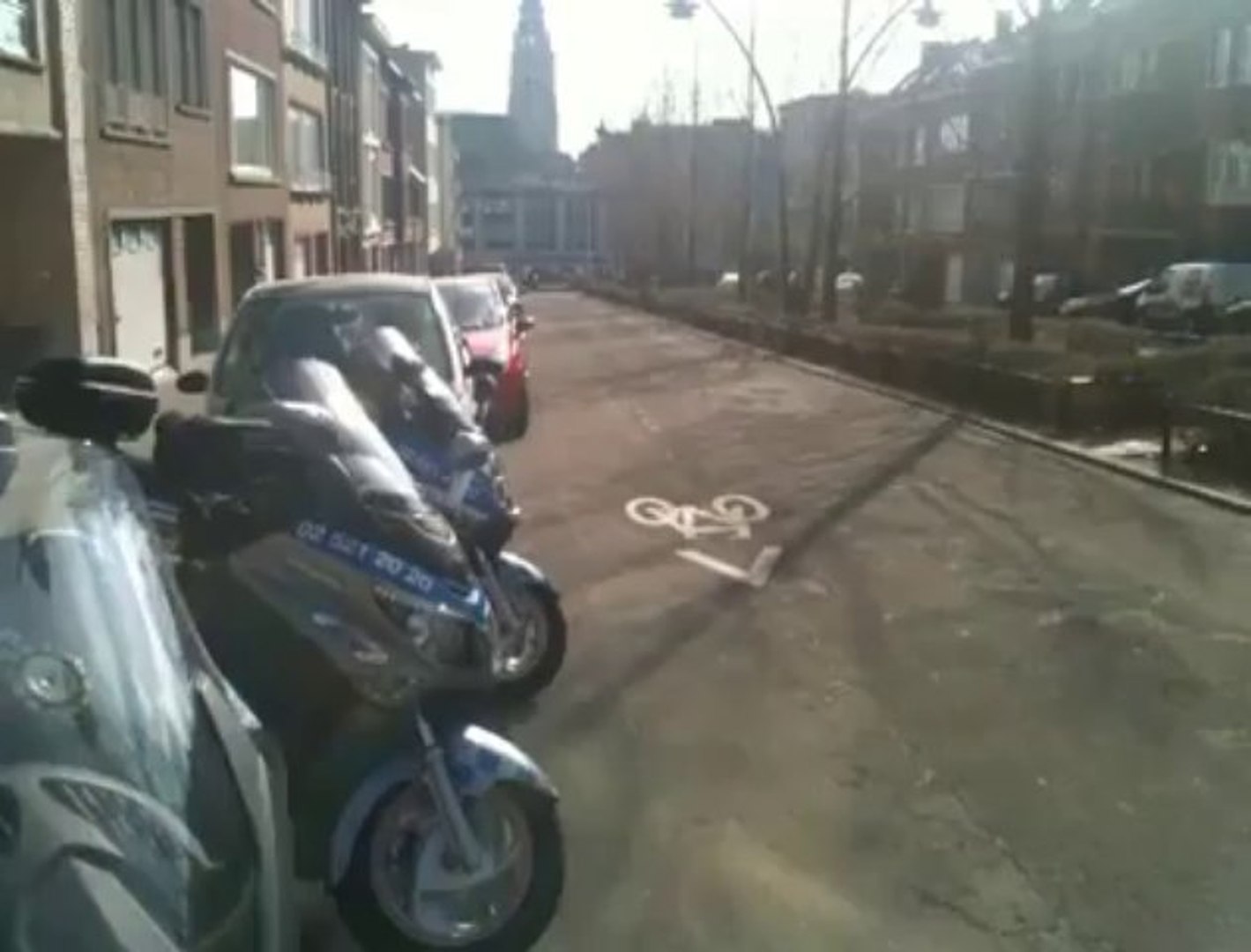 La Capitale a testé le premier Taxi-moto de Bruxelles - Vidéo Dailymotion