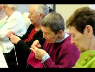 Liège: l'asbl "La Lumière" tricote la plus longue écharpe du monde