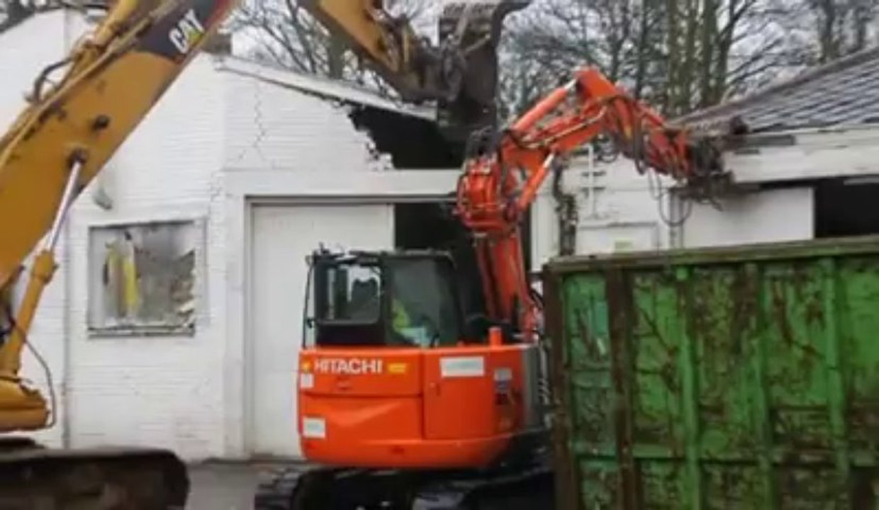 Mouscron: l'ex bâtiment de la Propreté publique en cours de démolition