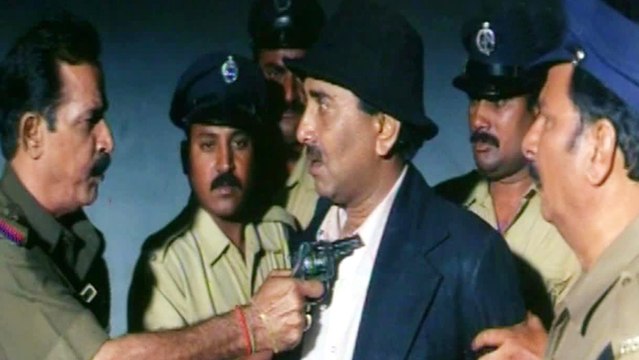 Ammulu Movie Cuts-09 - Vandemataram Srinivas Fight With Police Action Scene - Suman, Greeshma, Ravali - HD