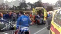 Huit motards de la police fauchés par une voiture