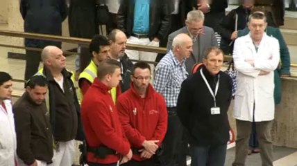 Journée de deuil national: une minute de silence dans tout le pays