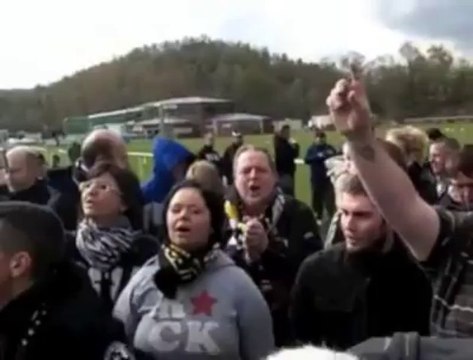 Charleroi: les supporters fêtent leurs Zèbres
