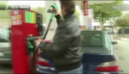Pétrole: le baril plombé par les prévisions de l'AIE