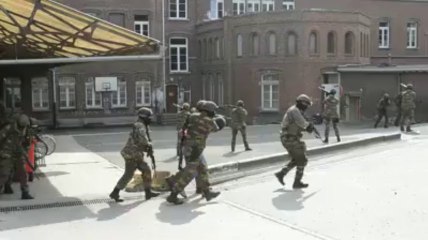 Les para-commandos de Flawinne simulent une prise d'otages à Nivelles