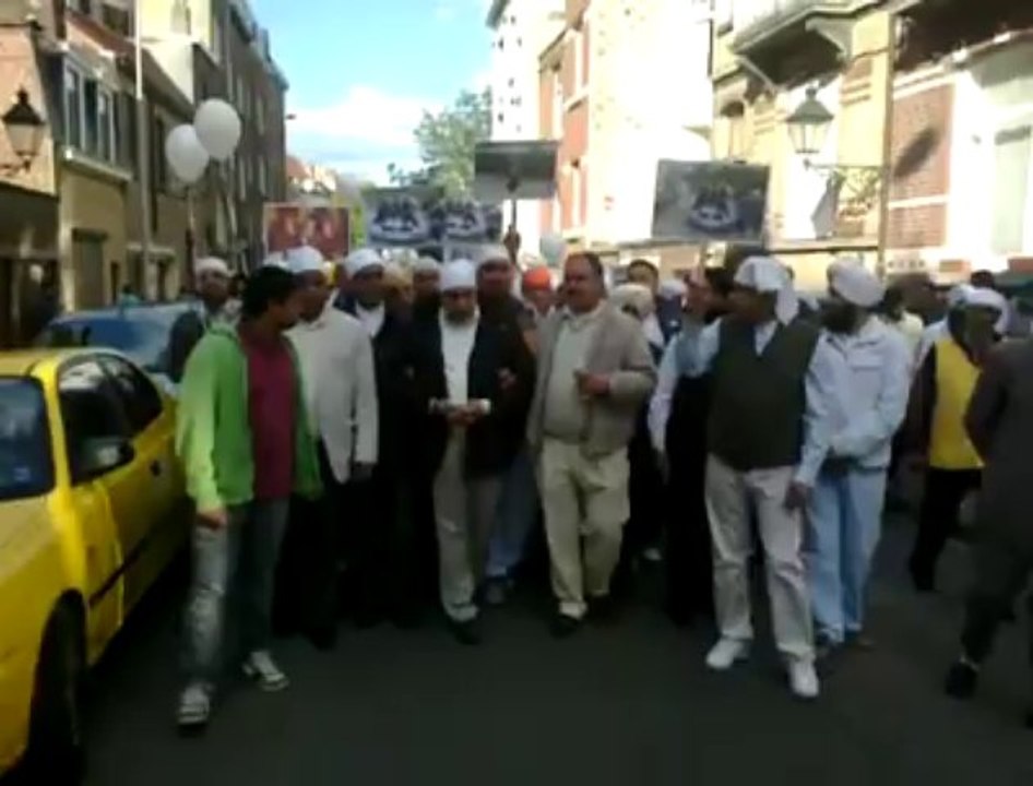 Cortège de la marche blanche à Etterbeek dimanche après-midi