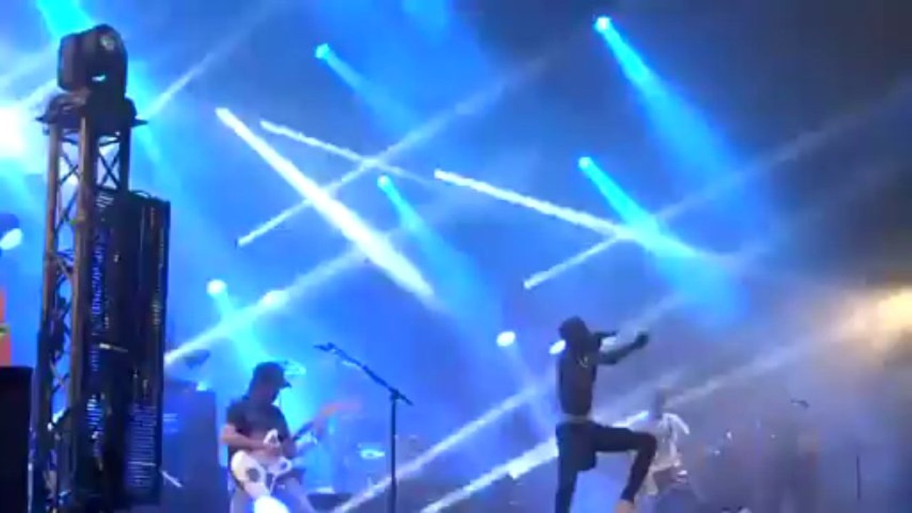 Skip the Use - Smells Like Teen Spirit - Le Cabaret Vert 2013