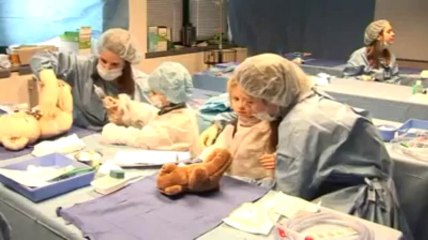 450 enfants à la Clinique des nounours pour se familiariser avec le milieu hospitalier