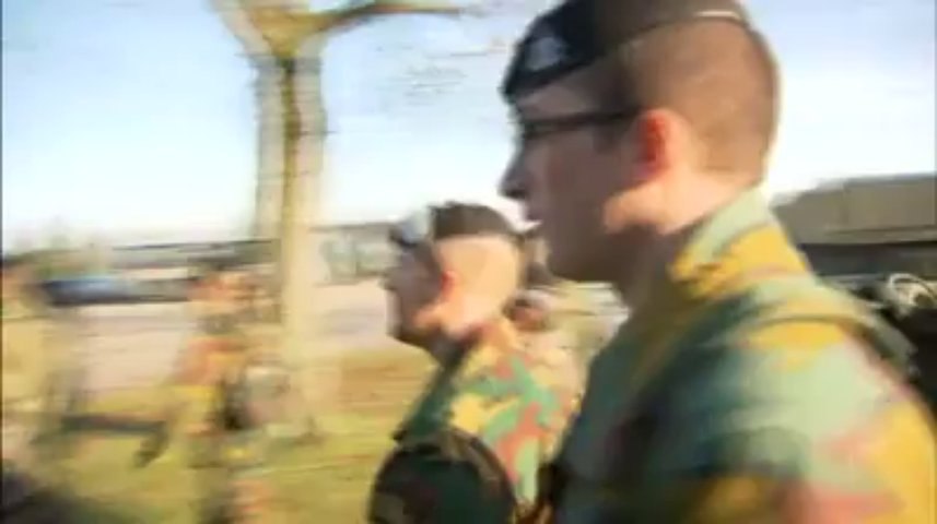 Des militaires belges à moitié nus dansent le Harlem Shake - Vidéo  Dailymotion