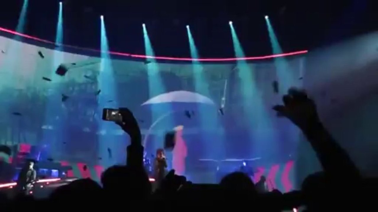 Indochine Montreal Centre Bell