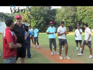 Glenn McGrath gives tips to Indian bowlers